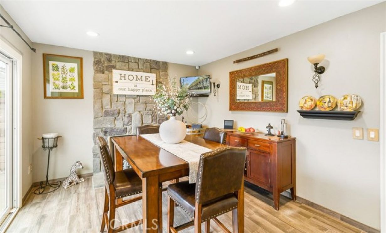 280 S Brookside Court, Anaheim CA: 