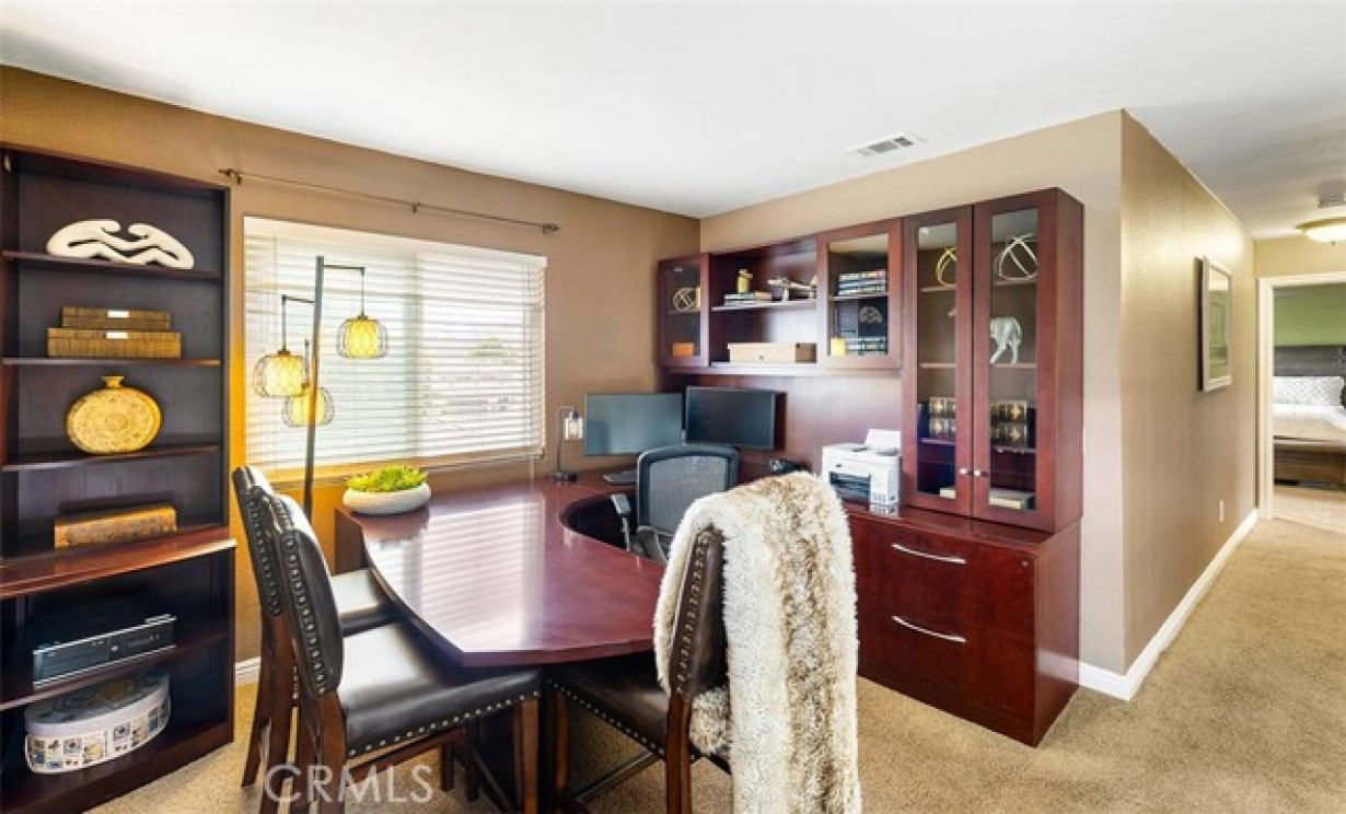 280 S Brookside Court, Anaheim CA: 