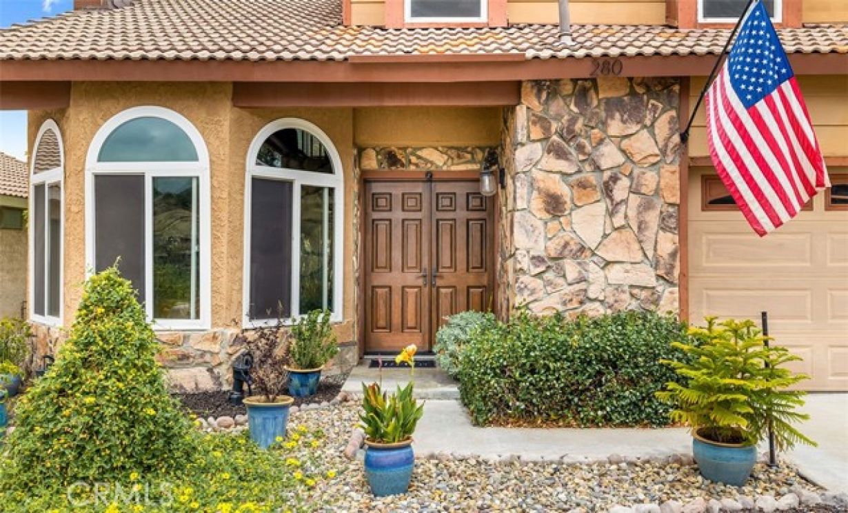 280 S Brookside Court, Anaheim CA: 