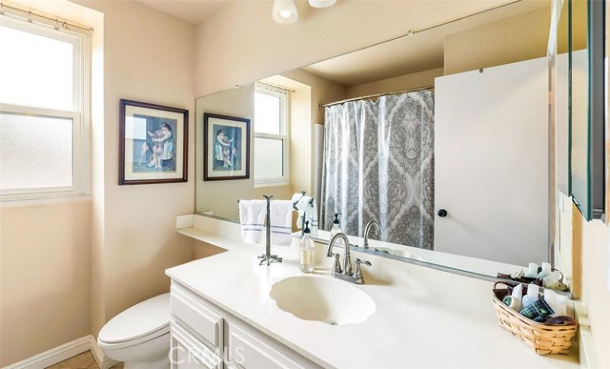 280 S Brookside Court, Anaheim CA: 