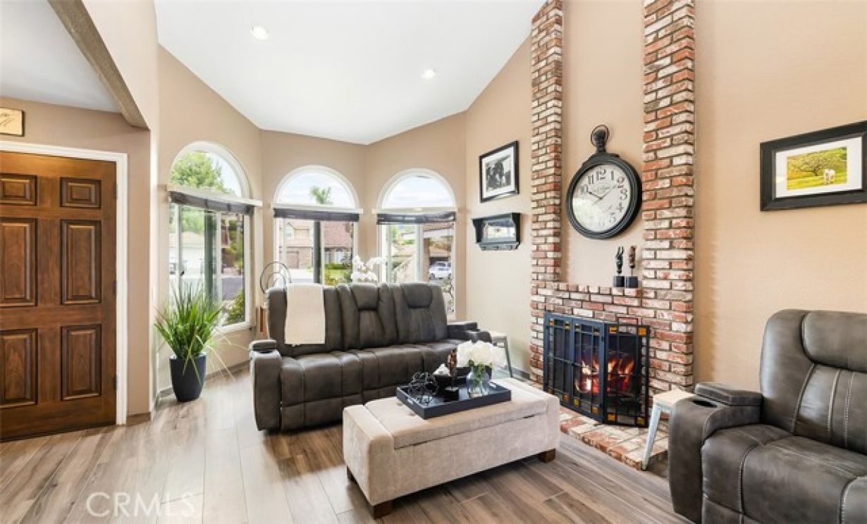 280 S Brookside Court, Anaheim CA: 