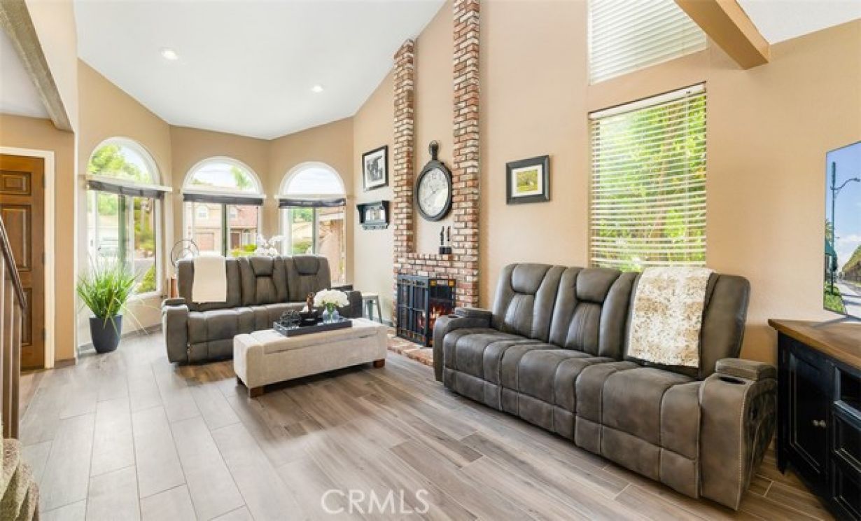 280 S Brookside Court, Anaheim CA: 