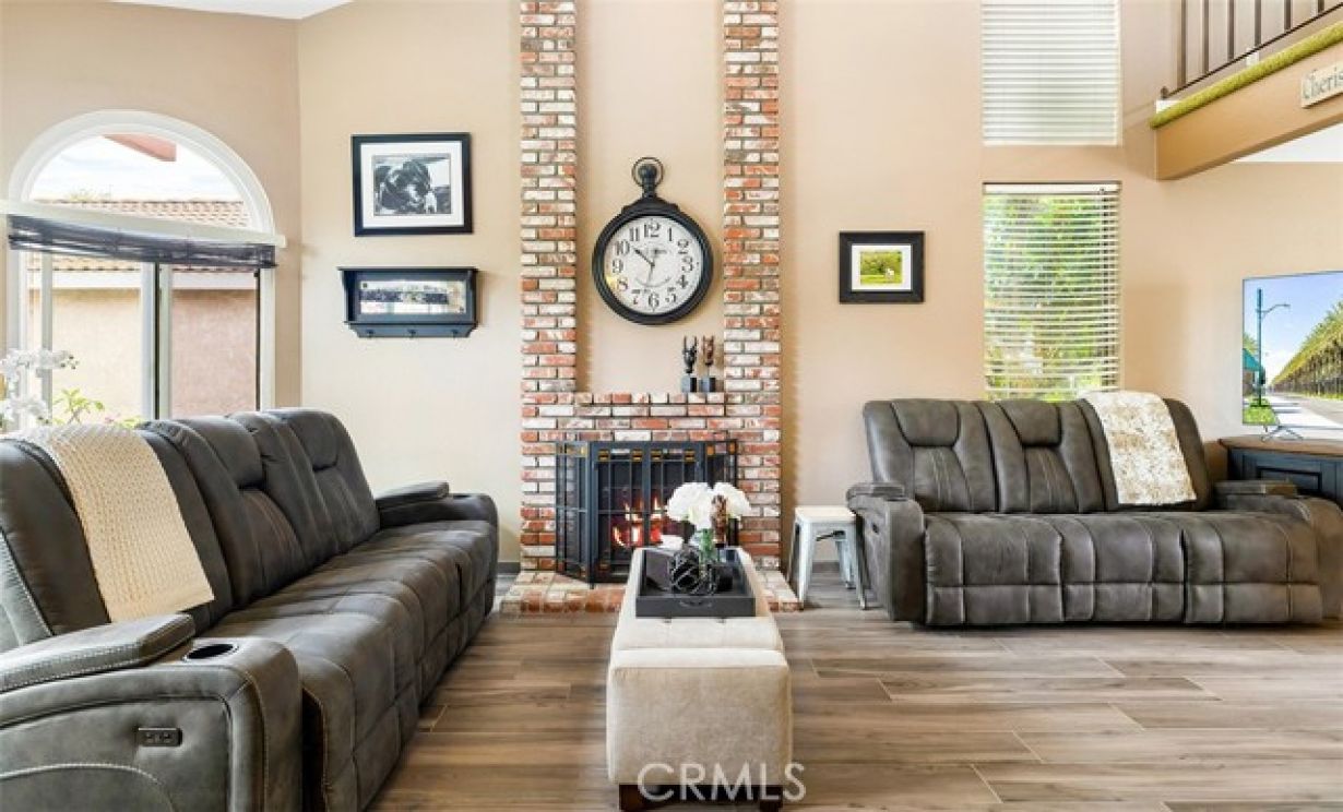280 S Brookside Court, Anaheim CA: 