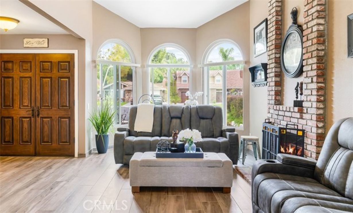 280 S Brookside Court, Anaheim CA: 