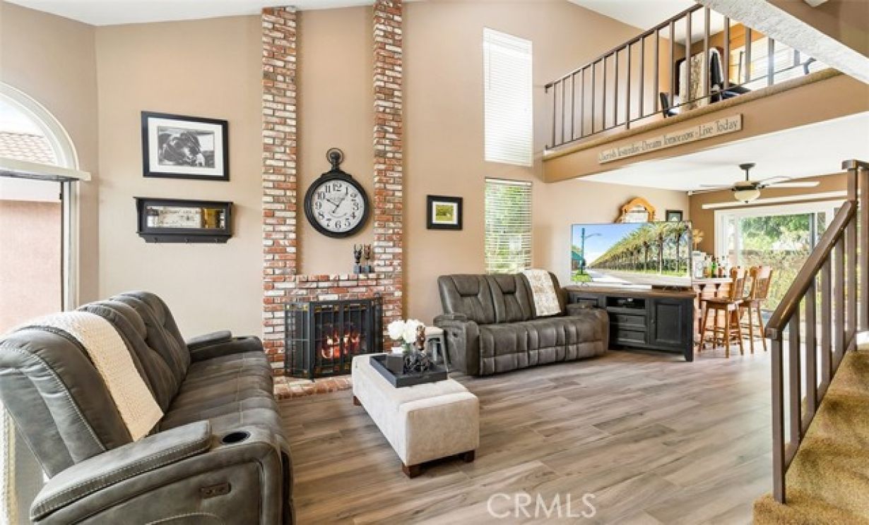 280 S Brookside Court, Anaheim CA: 