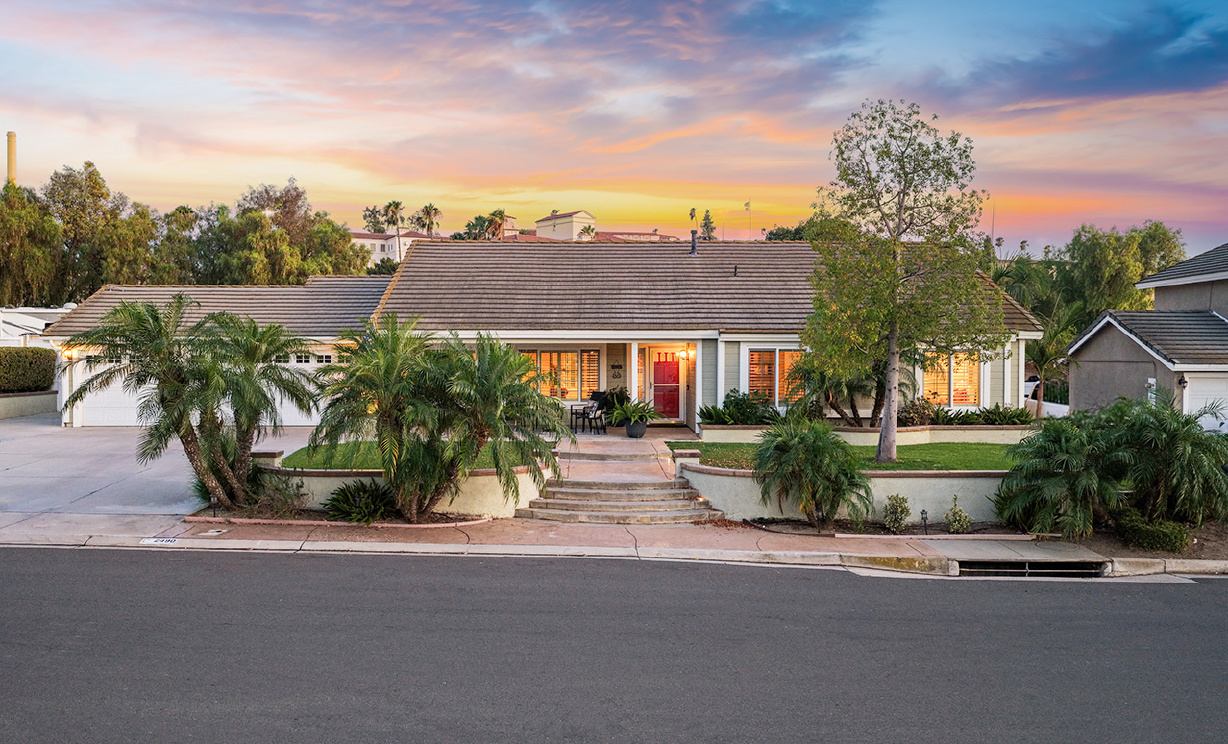 2490 Broken Lance Dr, Norco CA: 