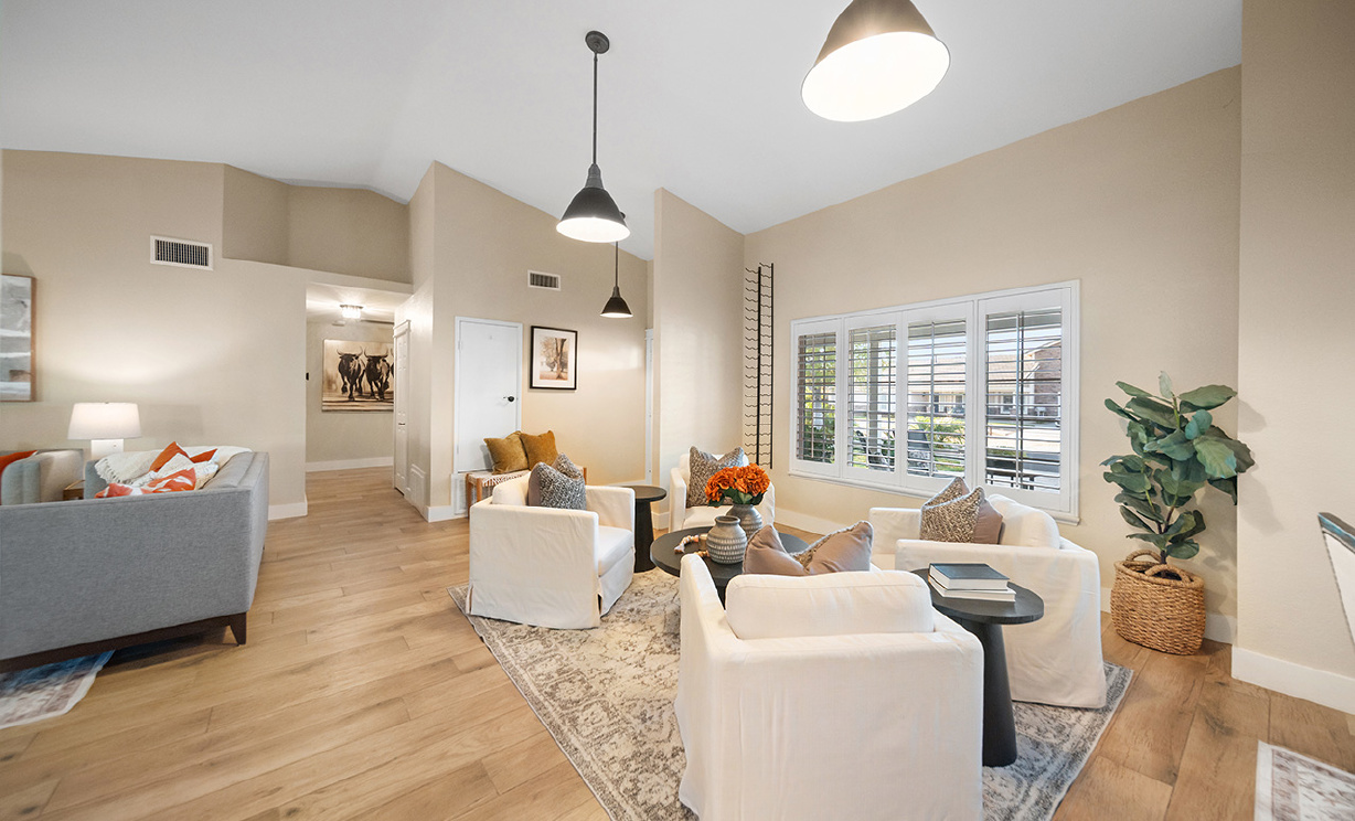 2490 Broken Lance Dr, Norco CA: 