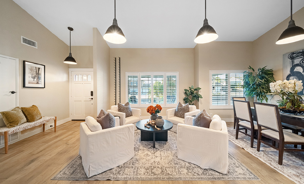 2490 Broken Lance Dr, Norco CA: 