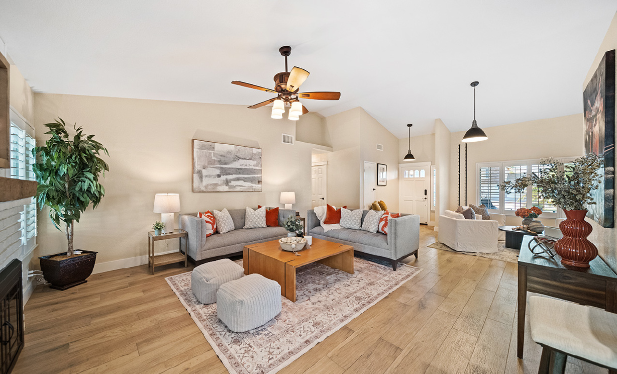 2490 Broken Lance Dr, Norco CA: 