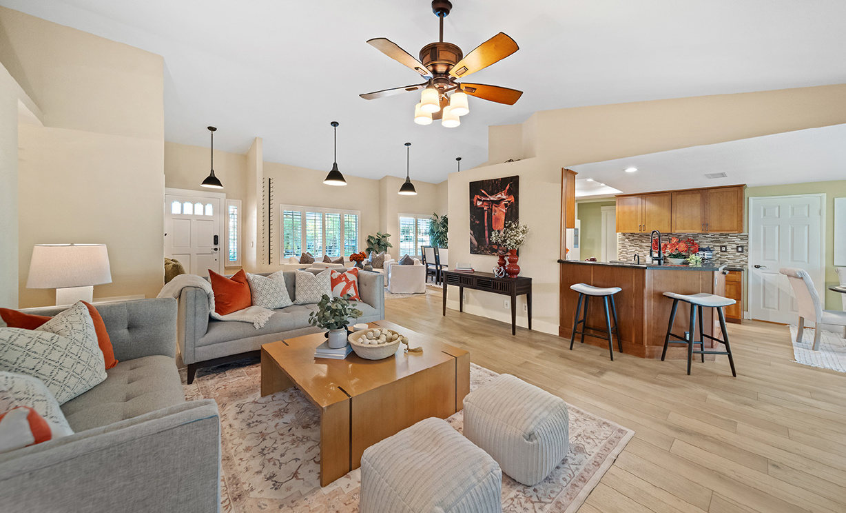 2490 Broken Lance Dr, Norco CA: 