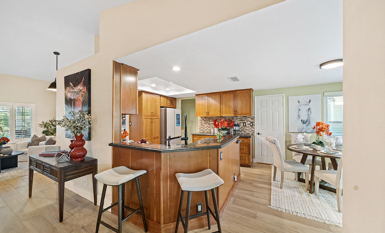 2490 Broken Lance Dr, Norco CA: 