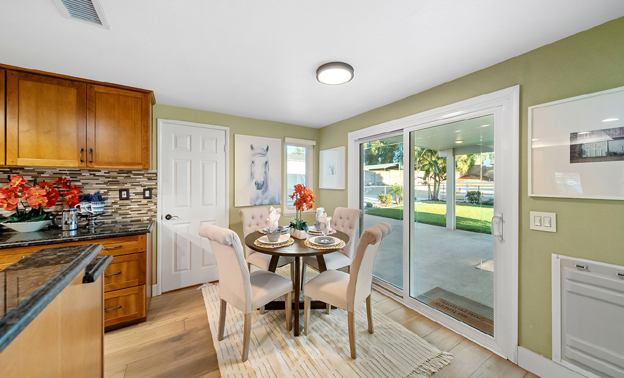 2490 Broken Lance Dr, Norco CA: 
