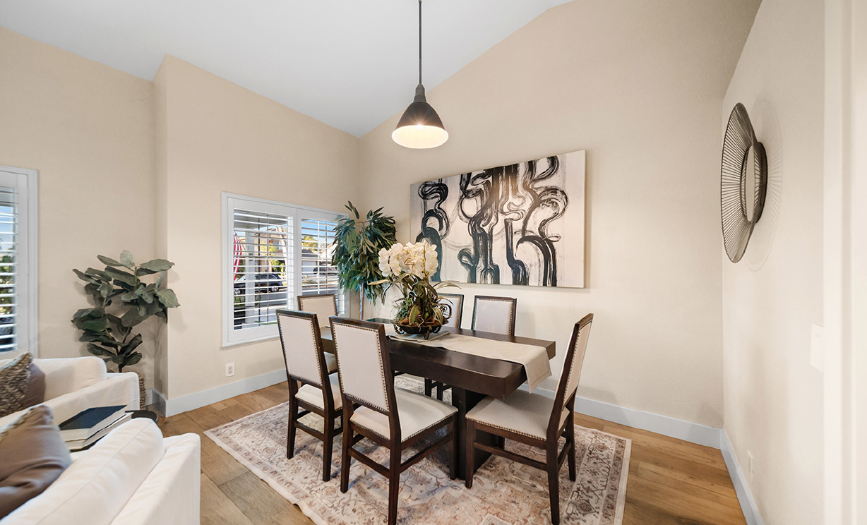2490 Broken Lance Dr, Norco CA: 