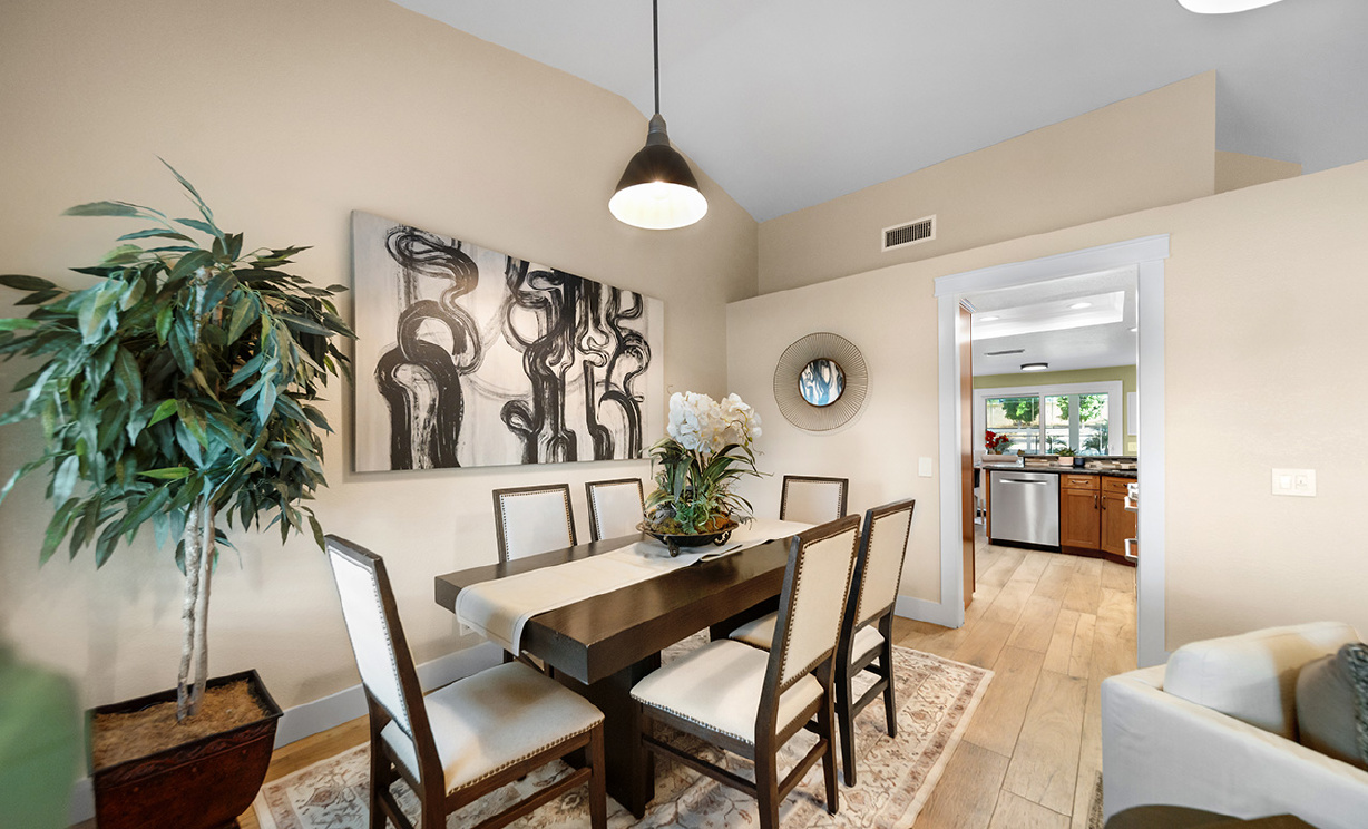 2490 Broken Lance Dr, Norco CA: 
