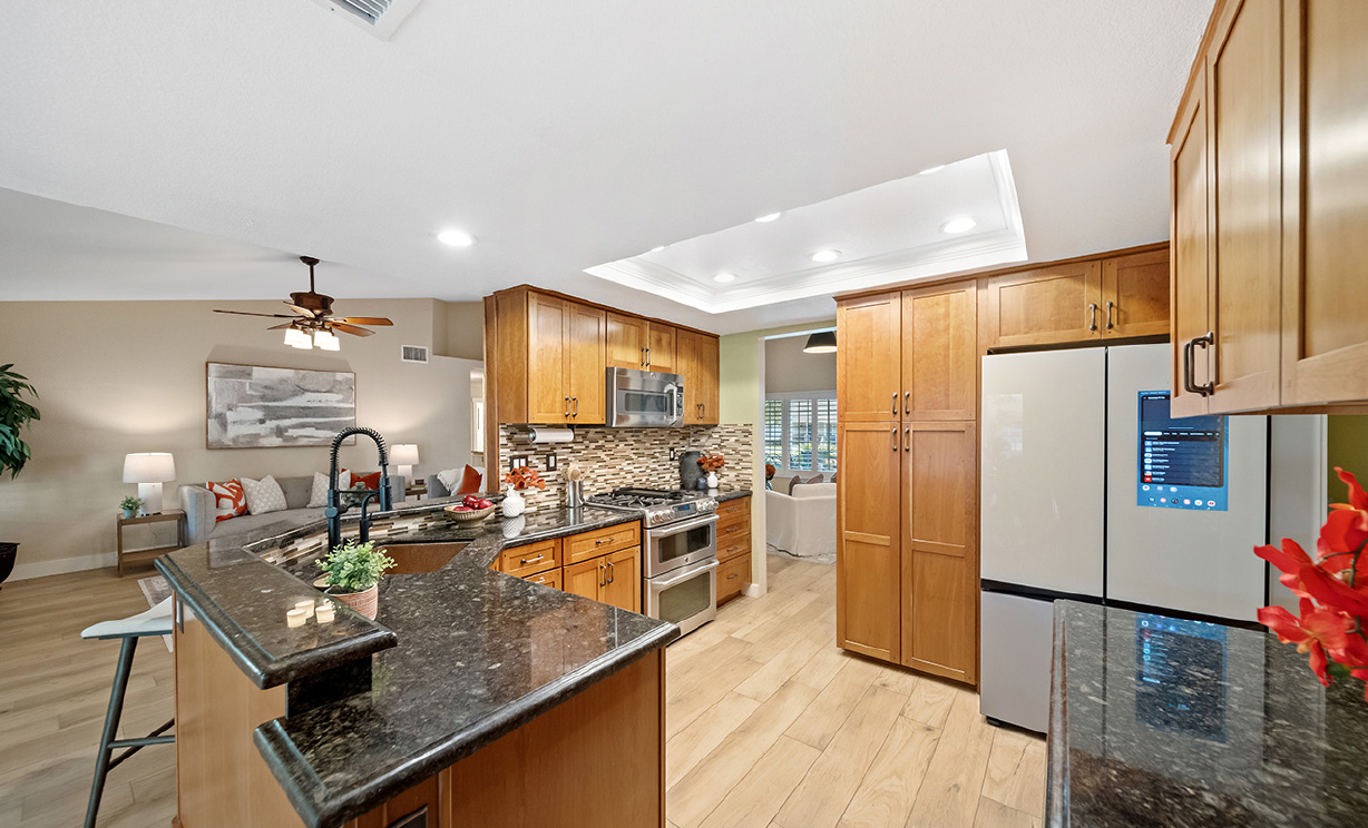 2490 Broken Lance Dr, Norco CA: 