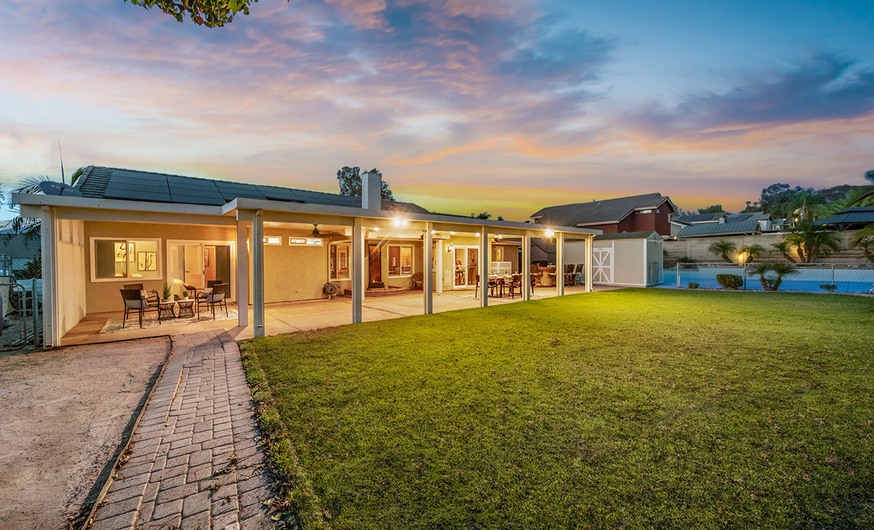 2490 Broken Lance Dr, Norco CA: 