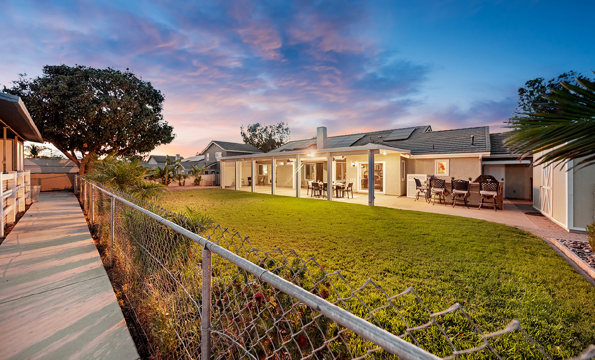 2490 Broken Lance Dr, Norco CA: 