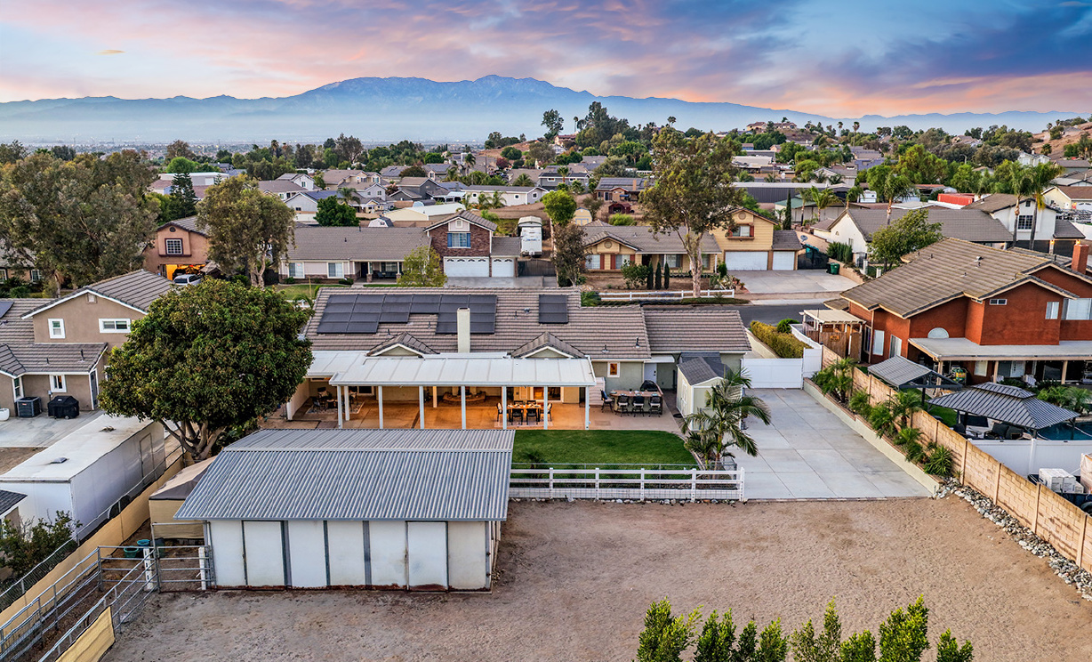 2490 Broken Lance Dr, Norco CA: 
