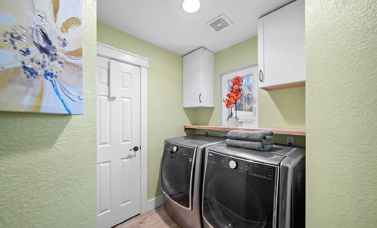 2490 Broken Lance Dr, Norco CA: 