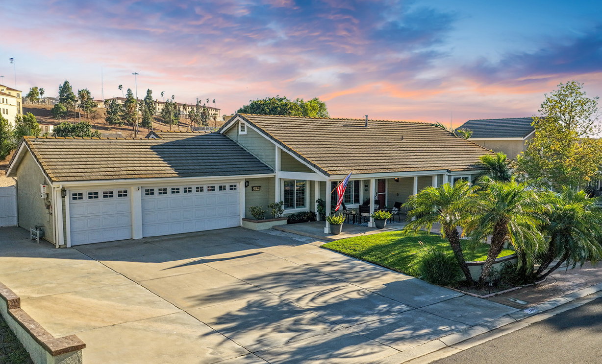 2490 Broken Lance Dr, Norco CA: 