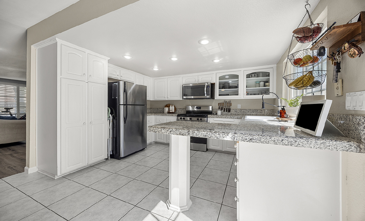 607 Santa Cruz Ct, San Dimas CA: