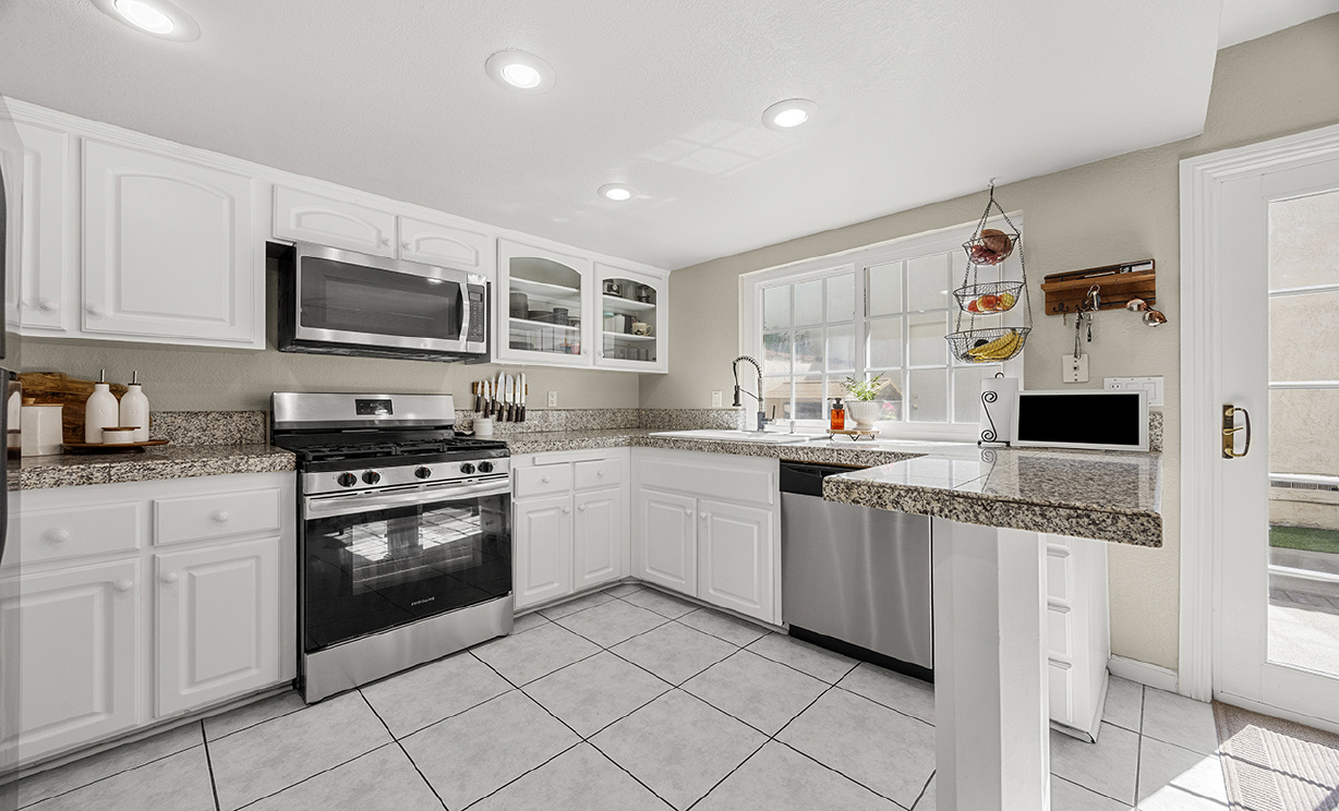 607 Santa Cruz Ct, San Dimas CA: