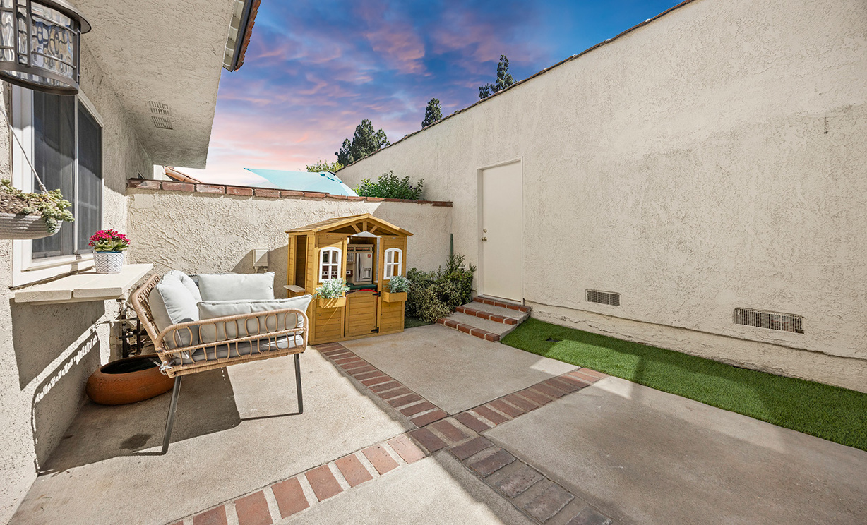 607 Santa Cruz Ct, San Dimas CA:
