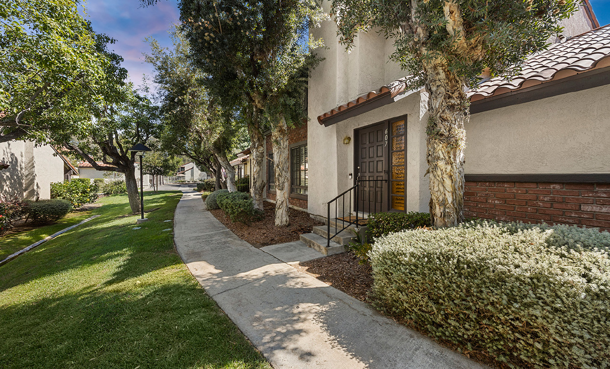607 Santa Cruz Ct, San Dimas CA: