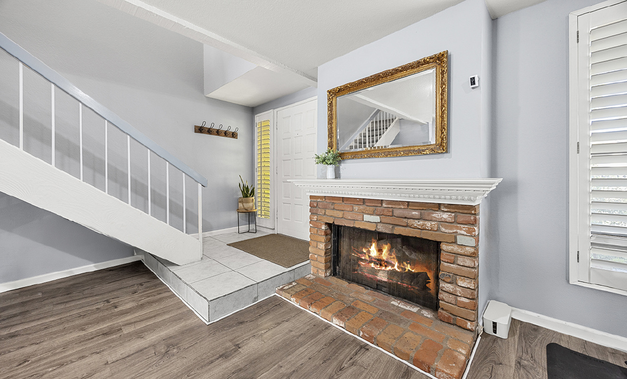 607 Santa Cruz Ct, San Dimas CA: