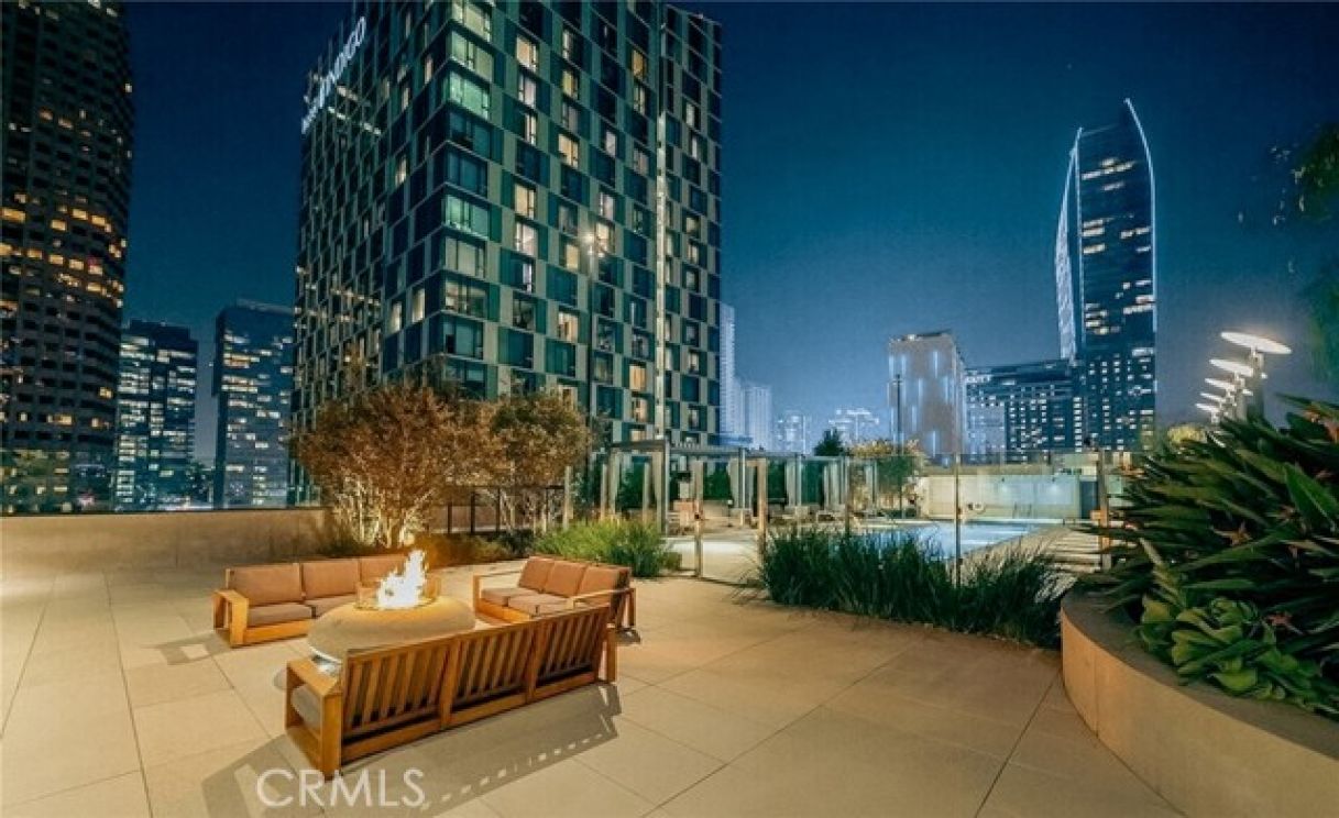 899 Francisco, Los Angeles CA: 