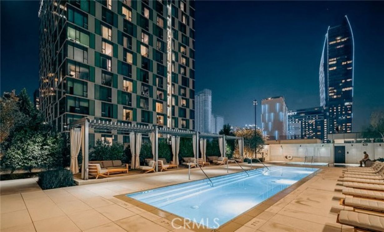899 Francisco, Los Angeles CA: 