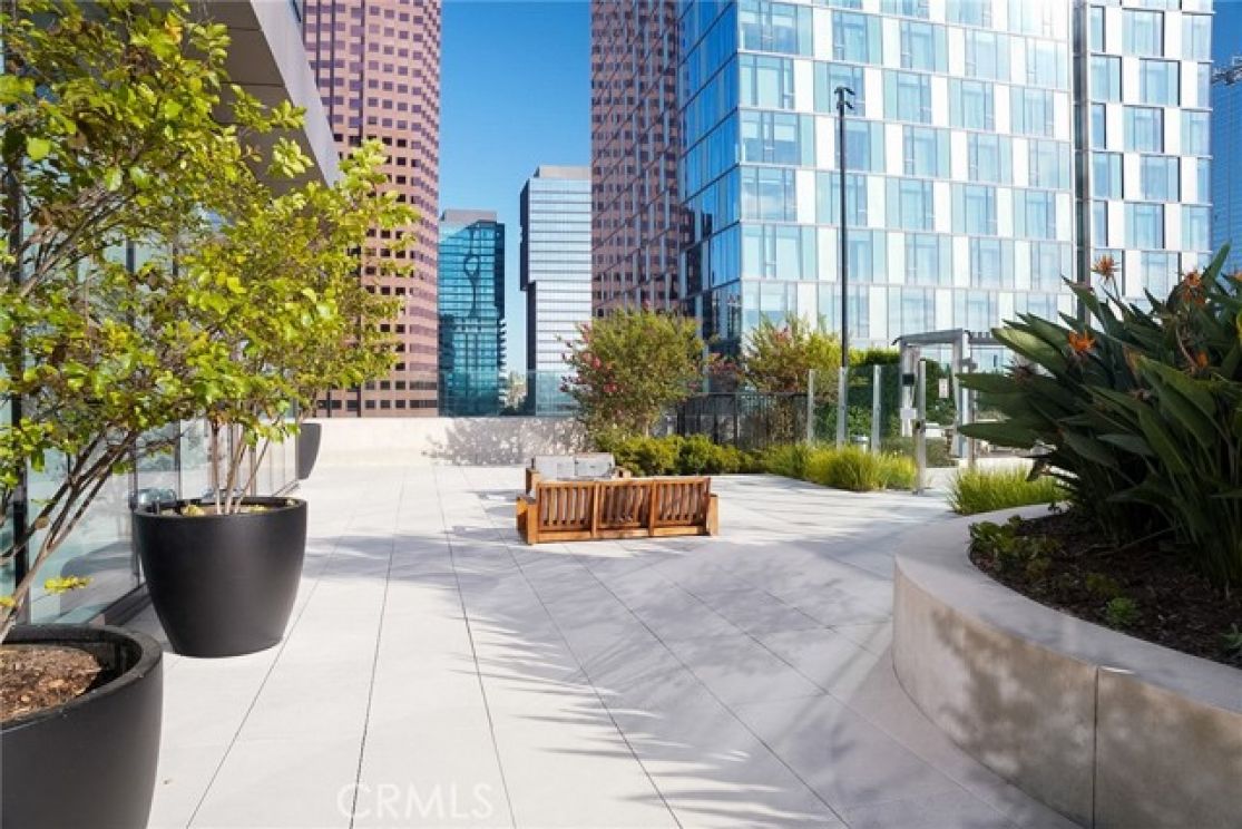 899 Francisco, Los Angeles CA: 