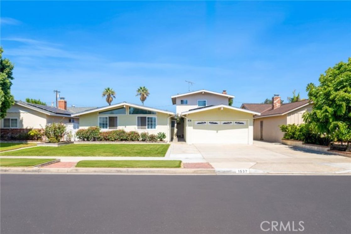 1537 W Edithia, Anaheim CA: 