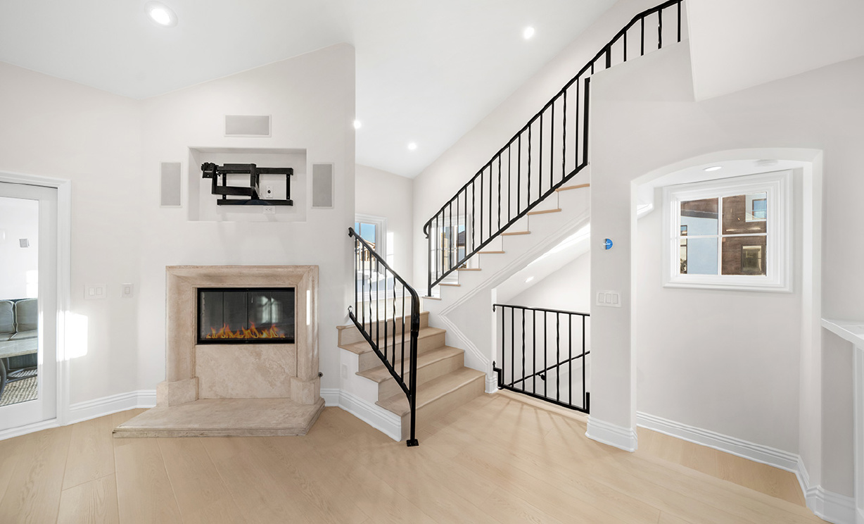 3440 4th Ave, Corona Del Mar CA: 