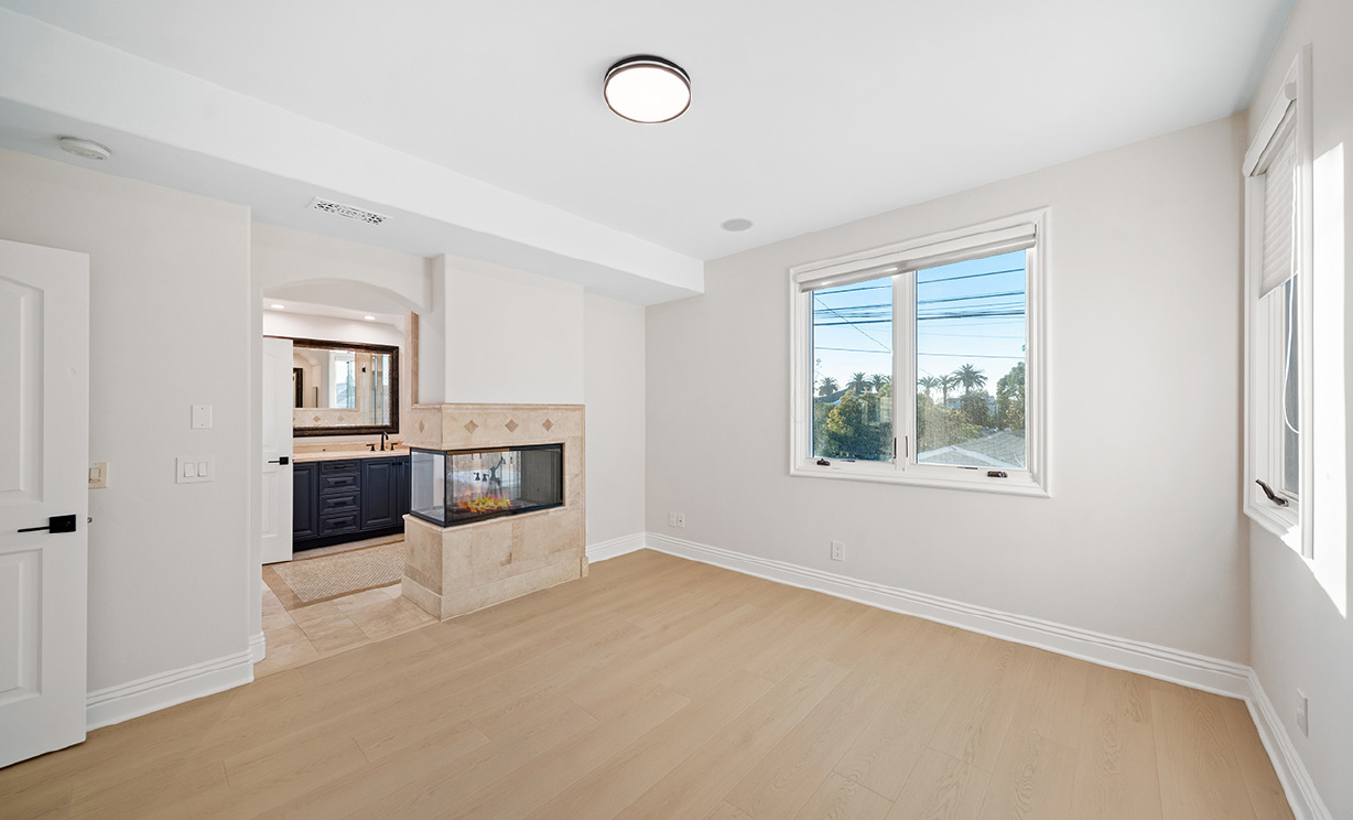 3440 4th Ave, Corona Del Mar CA: 