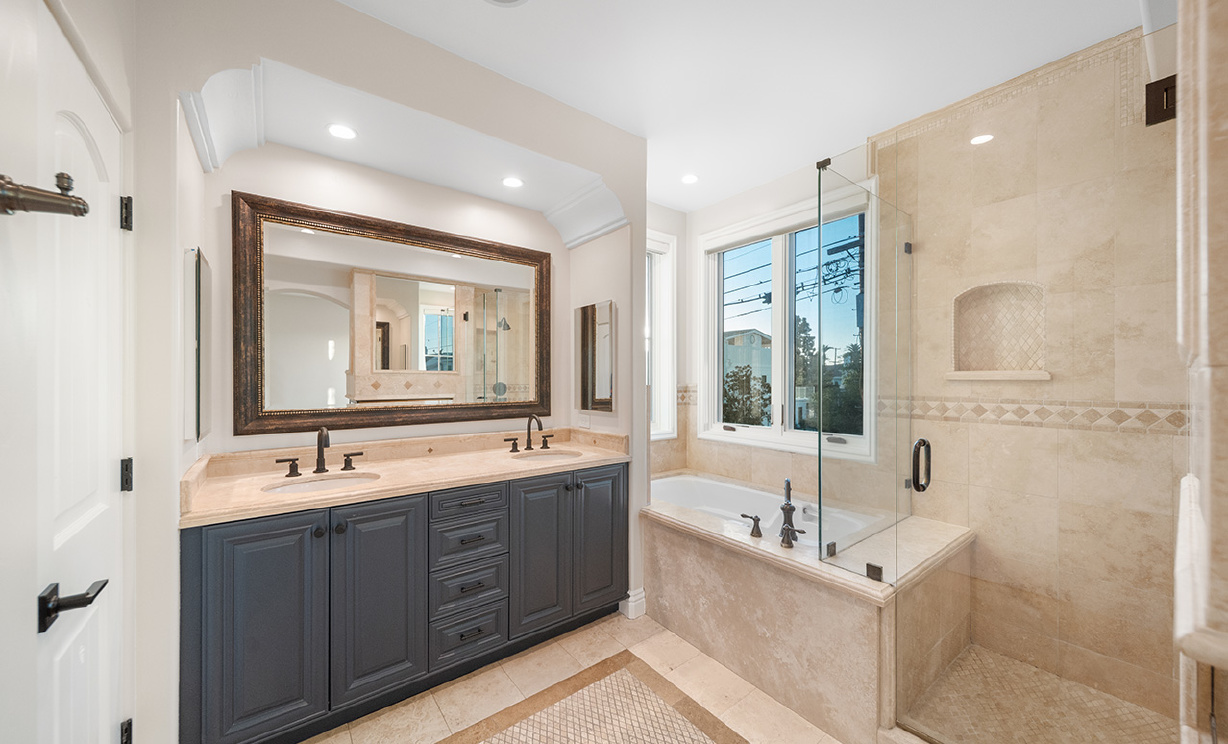 3440 4th Ave, Corona Del Mar CA: 