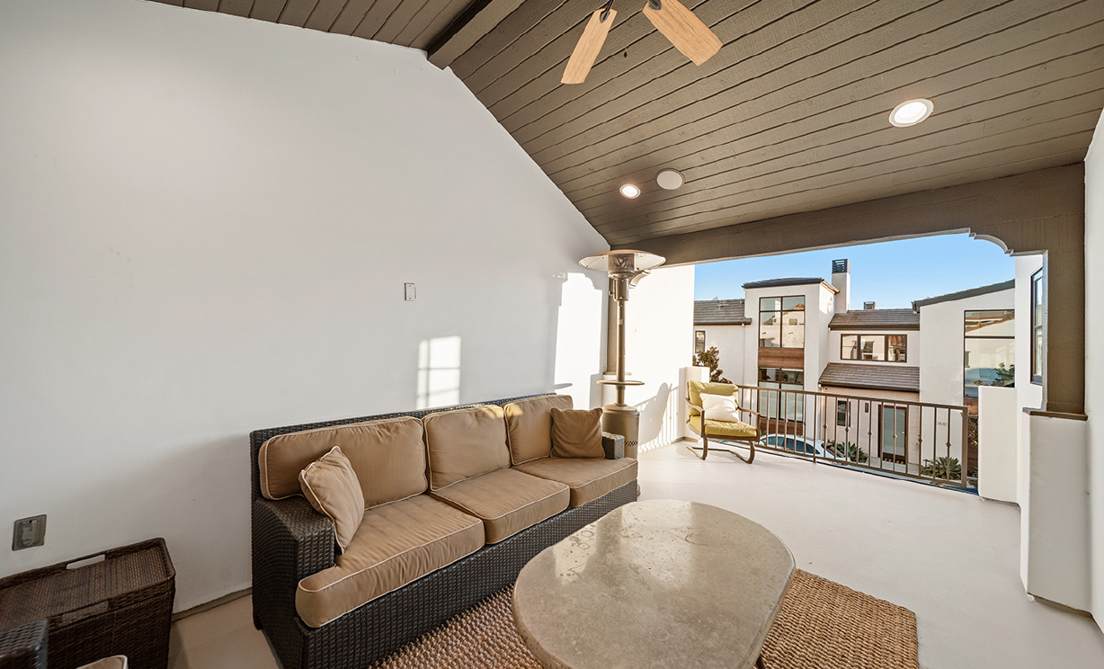 3440 4th Ave, Corona Del Mar CA: 