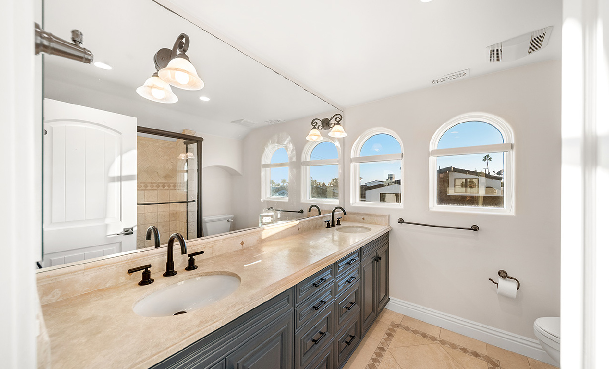 3440 4th Ave, Corona Del Mar CA: 