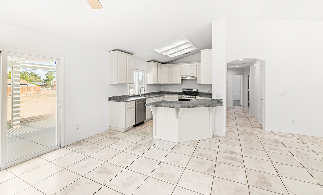 14626 Luna Road, Victorville CA: