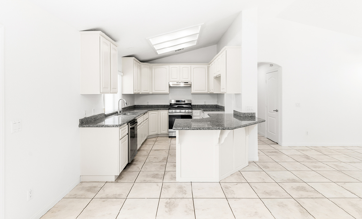 14626 Luna Road, Victorville CA: