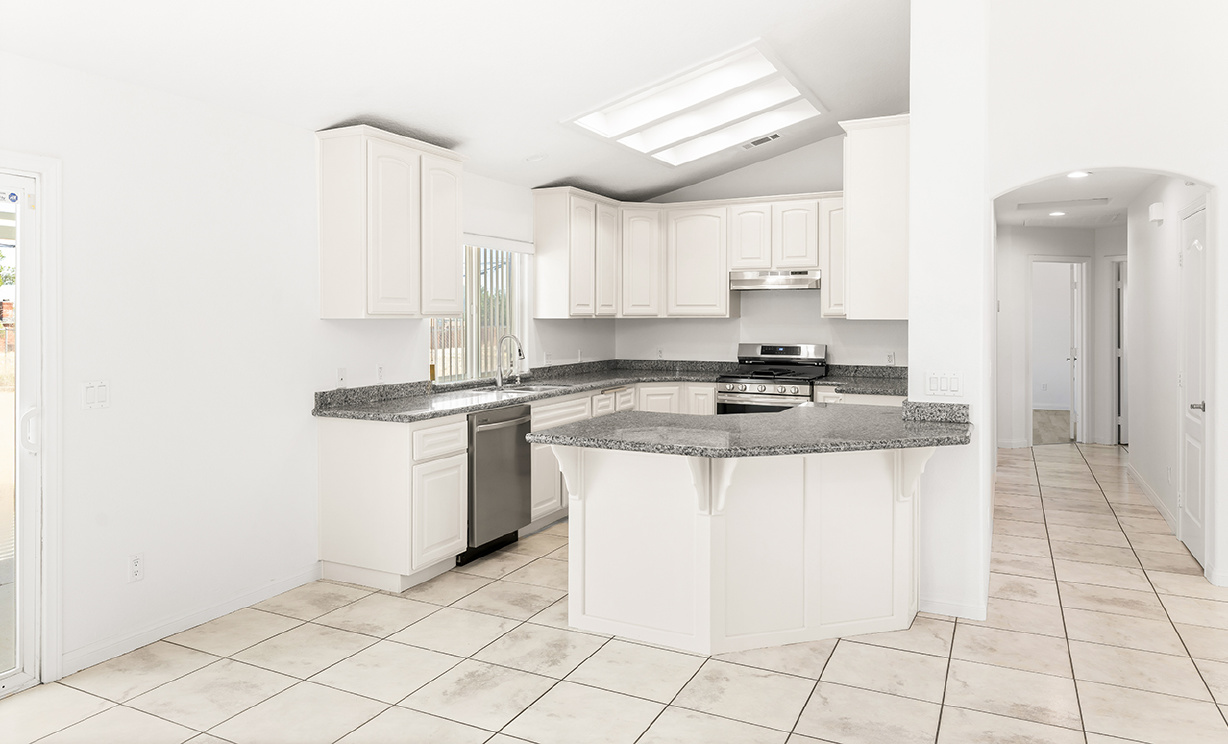 14626 Luna Road, Victorville CA: