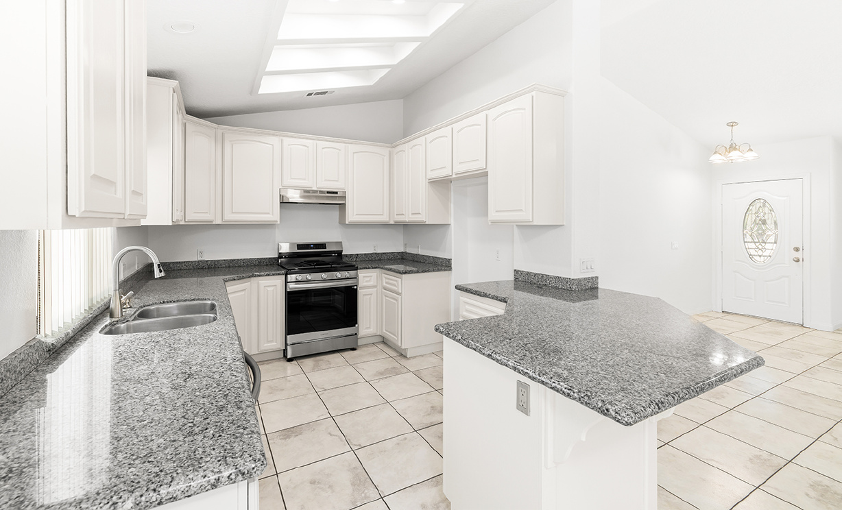14626 Luna Road, Victorville CA:
