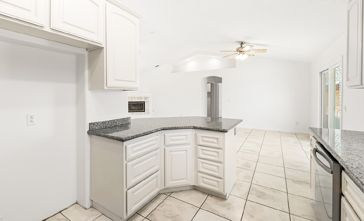 14626 Luna Road, Victorville CA: