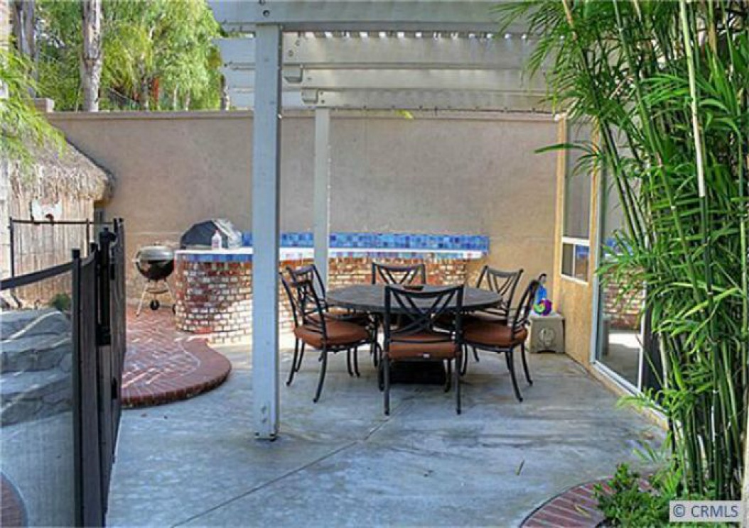 956 S Creekview Ln, Anaheim Hills CA: 