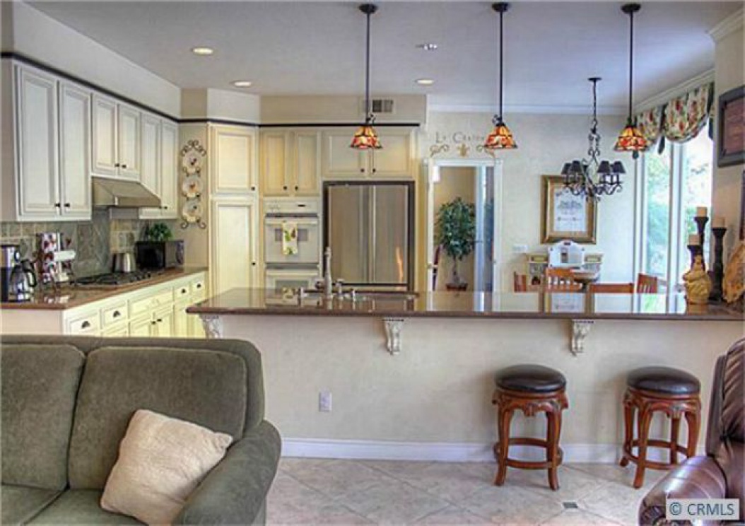 956 S Creekview Ln, Anaheim Hills CA: 