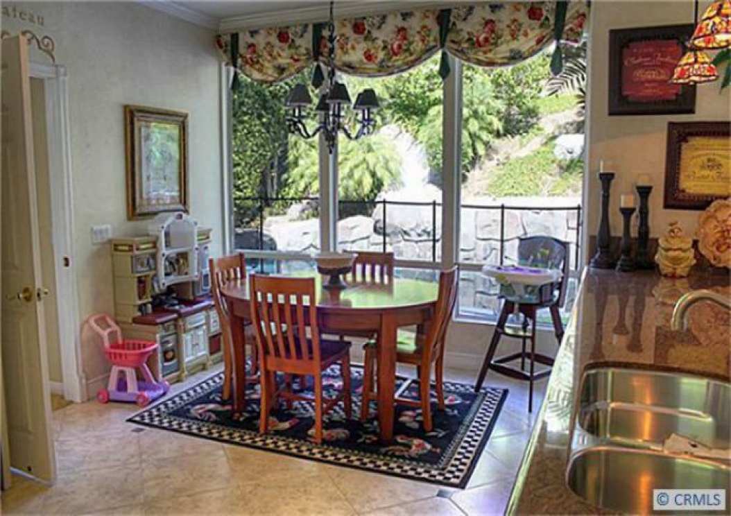 956 S Creekview Ln, Anaheim Hills CA: 