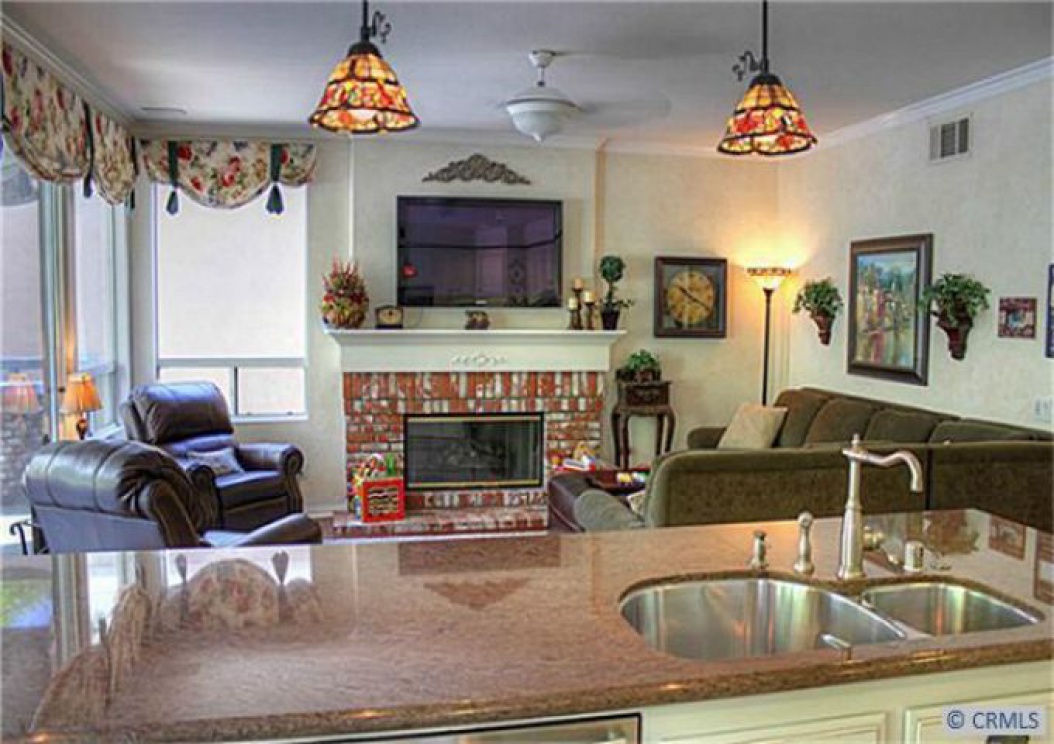 956 S Creekview Ln, Anaheim Hills CA: 