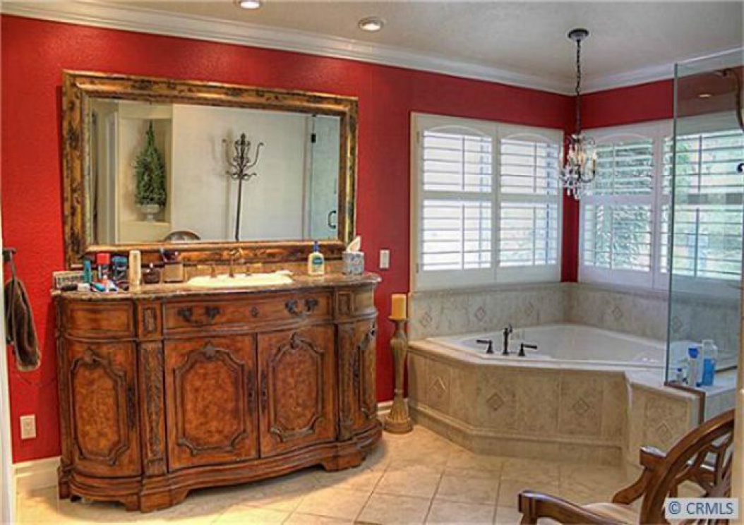 956 S Creekview Ln, Anaheim Hills CA: 