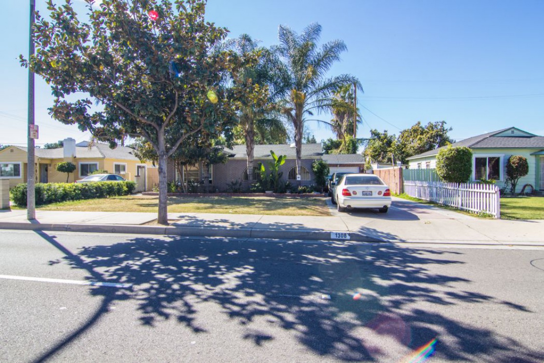 1308 North Flower Street, Santa Ana CA: 